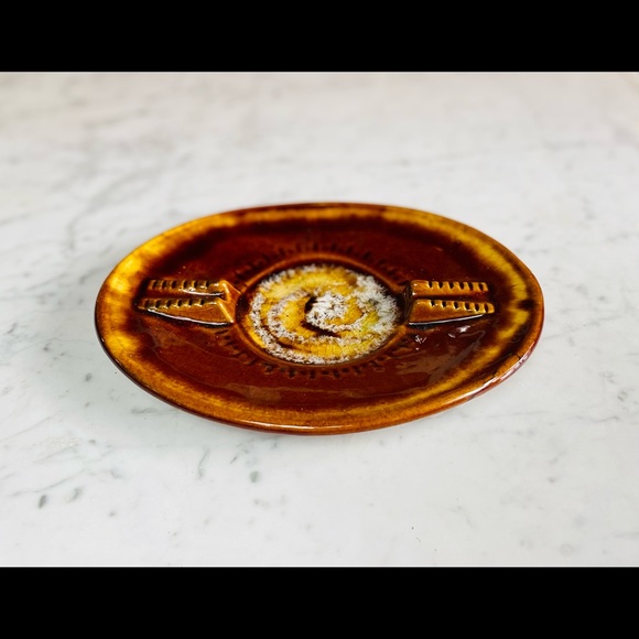 Vintage USA Stoneware Pottery Ashtray - Picture 2 of 3